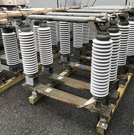 1200 Amp, DELTA STAR, No. PMB40A, 72500 V, HORIZONTAL MOUNT, SINGLE SIDE BREAK