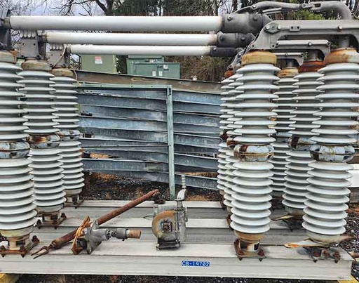 2000 Amp, ITE TTRVH6, 138KV GANG OPERATED AIR BREAK