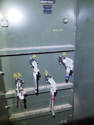300 KVA, Pri 12470GRDY/7200, Sec 480Y/277, 2006, Dead Front, Loop Feed