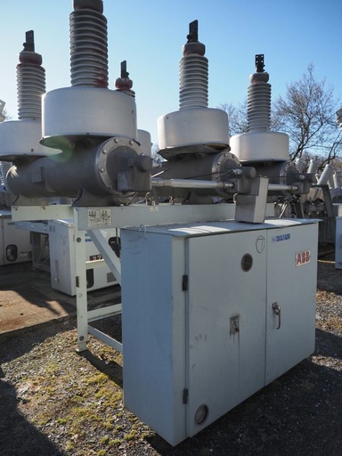 2000 Amp, ABB, No. 48PM 31-20, 48300 V., 1998, SF6, 125 VDC C+T, 31.5kA Short