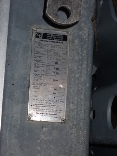 600 Amp 38 kV S&C Scada-Mate Pole Mount Switch, Upright Configuration, Cat No 14
