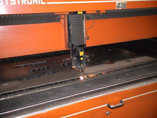 Bystronic Bystar 3015-2,2800W,Flying Opts,60 x120 Shts,8 Z Ax,Plt Chngr,Reblt Resntr,'95