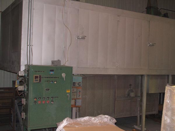 26 W. x 40 H. x in-line gas cur ov,100' O/H monorail,27'Lx9'Wx5-12'H,dbl pass,500F,3 pnls,90s