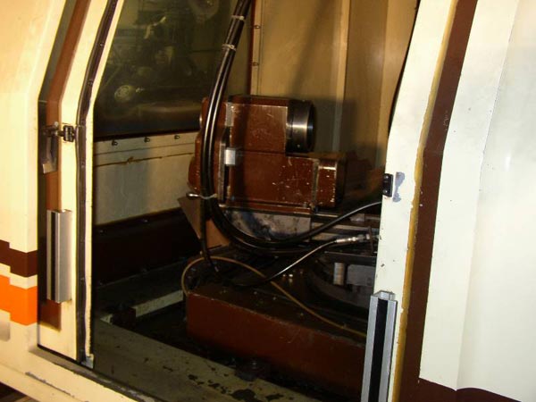 Huffman,No. 75 RS,5-CNC Cntrld,7 Ax,3 Max Cap,8 whls,loads of tooling & special features,'90