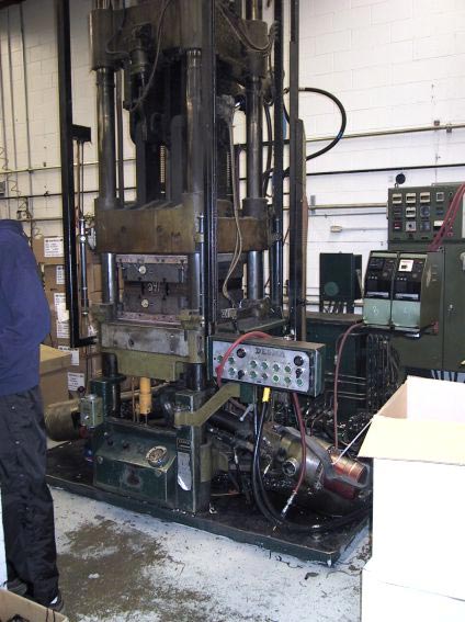 275Ton,Desma,Model 960.032,1000 cc,2.6 lb shot,24 x20 H-Platen,17 Str & DL, 40HP,1980s (2)