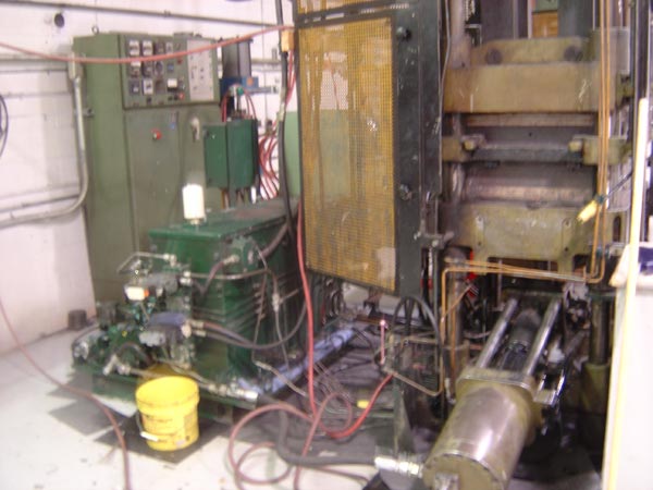 275Ton,Desma,Model 960.032,1000 cc,2.6 lb shot,24 x20 H-Platen,17 Str & DL, 40HP,1980s (2)