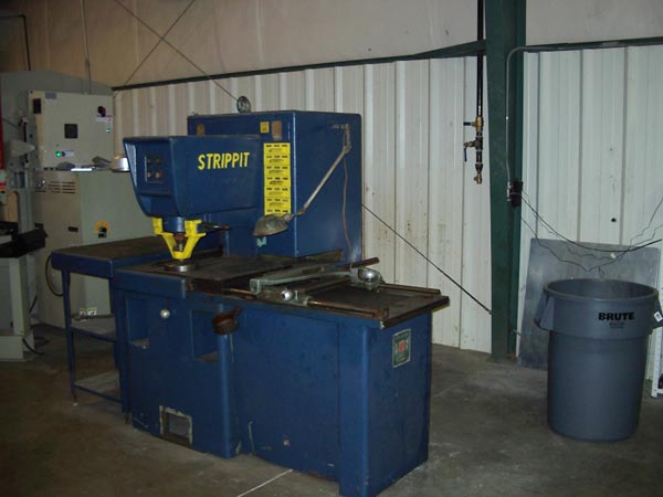 15Ton,Strippit,Sonic 15B,Dup-Punch,Sngl Sta,4 Hole,12 ga steel cap,17 throat,20 x21 tbl,'80s