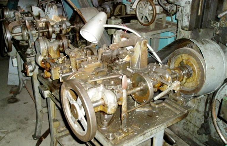 NILSON MODEL #S-00 WIRE FORMING FOUR-SLIDE MACHINE