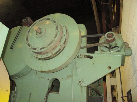260 TON NIAGARA MODEL #N-260-8-12 PRESS BRAKE