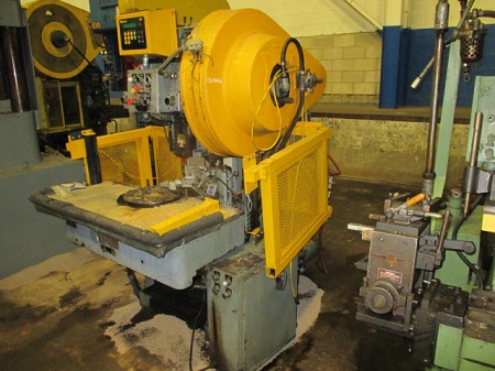 15 TON, V & O MODEL #15 OPEN BACK INCLINABLE SINGLE CRANK PRESS