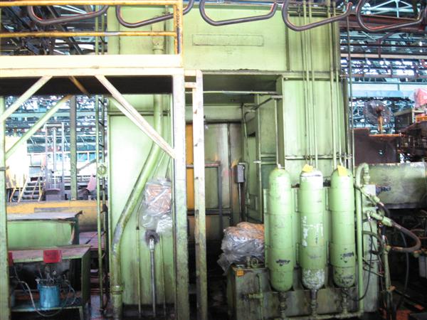 VAUGHN MODEL 84-24-60 VERTICAL DROPOFF BULLBLOCK