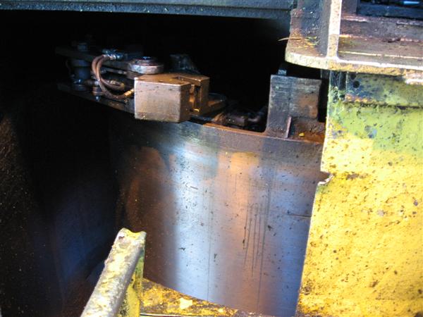 VAUGHN MODEL 84-24-60 VERTICAL DROPOFF BULLBLOCK