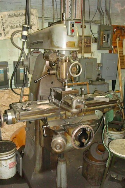 10 X 36 U.S. MACHINE MODEL #V, KNEE VERTICAL MILL