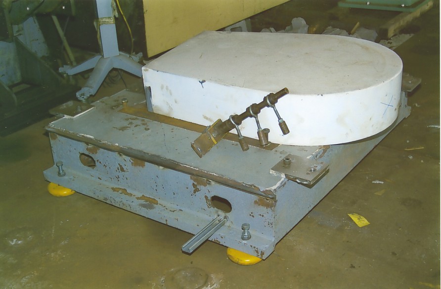 BESLY MODEL #926 TWIN HYD. VERTICAL SPRING GRINDER