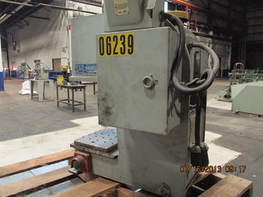 1 TON DENISON MULTIPRESS M# A HYDRAULIC PRESS
