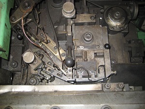 WARREN INDUSTRIES M# WT-1000 HIGH SPEED THREAD ROLLER, 100 RPM W/ BOWL FEED