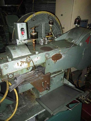 WATERBURY FARREL MODEL# 10 SIDE FEED HAND FEED, FLAT DIE THREAD ROLLER