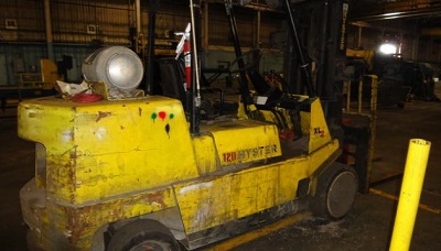 12,000# HYSTER FORK LIFT TRCUK