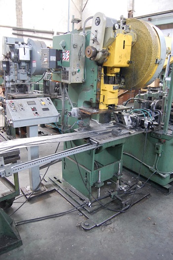 7 STAND X 1.5 ARBOR YODER #M1.5 ROLL FORMER