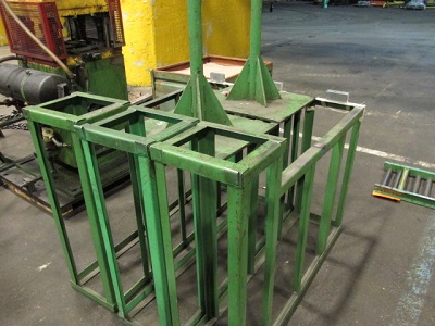 14 x 10' ROLLER CONVEYOR w/ SUPPORT STANDS