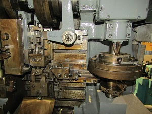 TORRINGTON #V80 VERTI-SLIDE MACHINE W/ COIL STOCK STAND