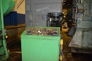 60 Ton MINSTER #P2-60-36 HIGH SPEED PRESS