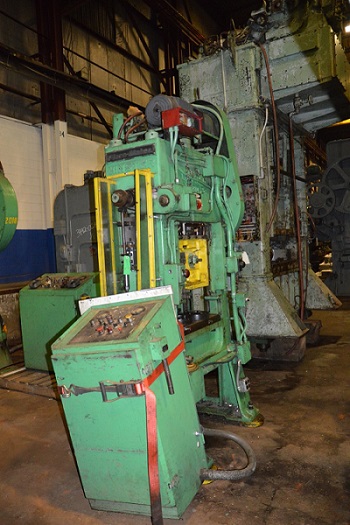 30 Ton MINSTER #P2-30-24 PIECE MAKER HIGH SPEED PRESS