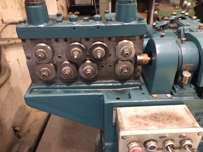 LEWIS MODEL 3F STRAIGHTENER AND CUT OFF