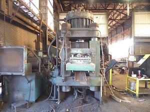 7 ADVANCE MACHINE (AMD) #1000-3030 HYDRAULIC BILLET SHEAR