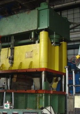 700 ton USI CLEARING HYDRAULIC PRESS