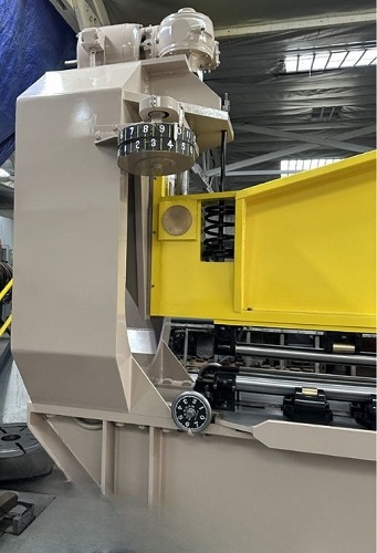 20' FARNHAM MDL. 2015-EXXX FORMING ROLL MACHINE