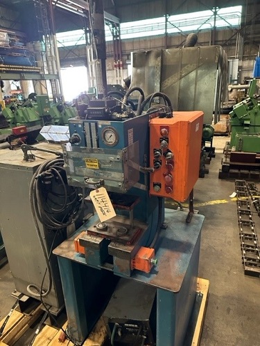 3 TON NEFF MDL. D3-2M HYDRAULIC PRESS