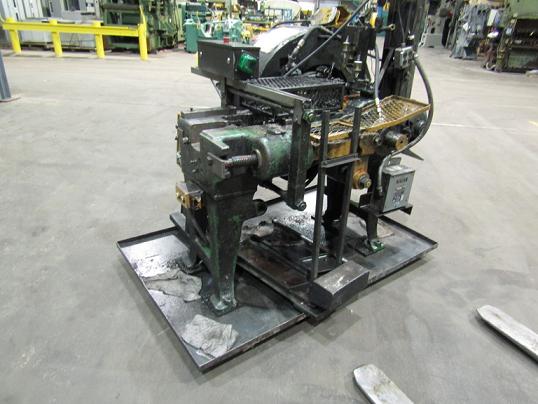 1/4 MANVILLE ROD HEADER