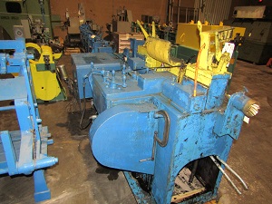 LEWIS MODEL 4FHA WIRE STRAIGHTENER AND CUTOFF MACHINE