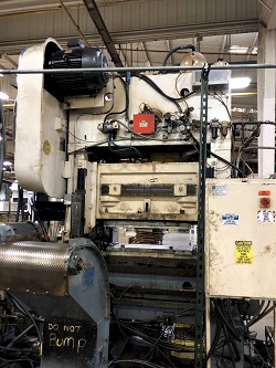 110 TON BROWN & BOGGS MODEL HP2-110 SRAIGHT SIDE PRESS
