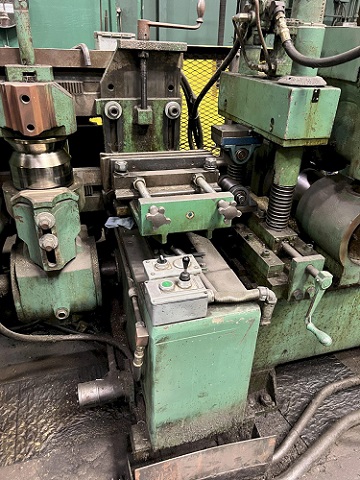 MEECO MODEL HD3 12-12 TPVC TWO PLANE BAR & SHAPE STRAIGHTENER