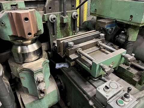 MEECO MODEL HD3 12-12 TPVC TWO PLANE BAR & SHAPE STRAIGHTENER