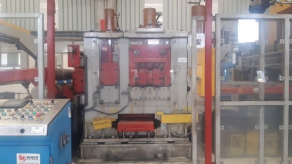 2050mm x 8mm x 35 Ton VAI Cut to Length Line with Rotary Shear (2003)