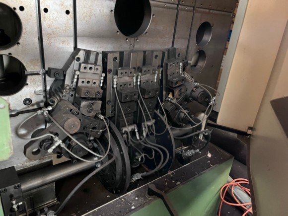 NEW OMCG MDL# TRG30 AUTOMATIC BLANKING AND FORMING MACHINE