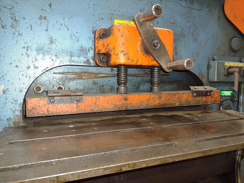 95 TON SCOTCHMAN MODEL #95/140-24M DUAL OPERATOR HYDRAULIC IRONWORKER