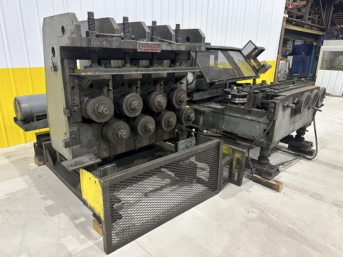 8 STAND SUTTON 2-PLANE FLAT & SHAPE STRAIGHTENER W/ INFEED & OUTFEED TABLES