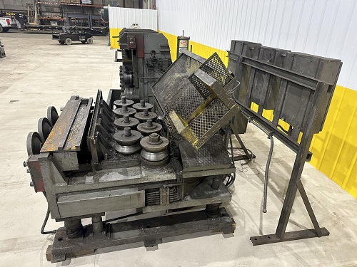 8 STAND SUTTON 2-PLANE FLAT & SHAPE STRAIGHTENER W/ INFEED & OUTFEED TABLES