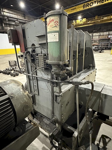 8 STAND SUTTON 2-PLANE FLAT & SHAPE STRAIGHTENER W/ INFEED & OUTFEED TABLES