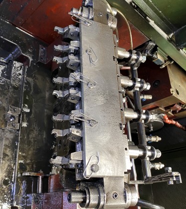 1/2 X 3-1/2 SACMA MODEL SP-37, 4-DIE 5-STATION BOLT MAKER