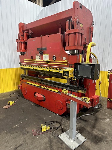 230 TON X 10' CINCINNATI MODEL #230-8AS HYDRAULIC CNC PRESS BRAKE W/ CONTROLS