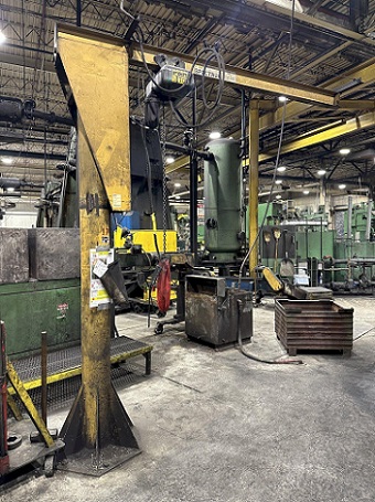 1000 LB (1/2 TON) P&H SPECTRUM FREE STANDING JIB CRANE & P&H POWERED HOIST