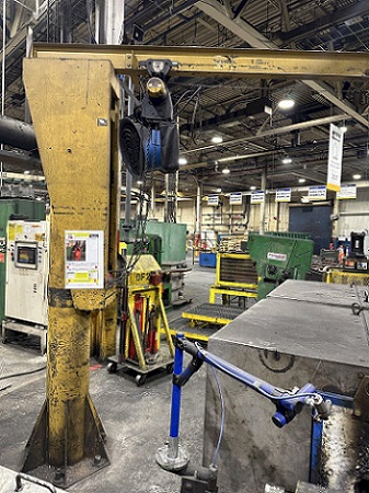 2000 LB (1 TON) GORBEL FREE STANDING JIB CRANE & P&H POWERED CHAIN HOIST