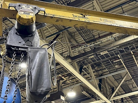 2000 LB (1 TON) GORBEL FREE STANDING JIB CRANE & P&H POWERED CHAIN HOIST