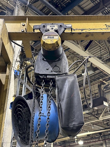 2000 LB (1 TON) GORBEL FREE STANDING JIB CRANE & P&H POWERED CHAIN HOIST