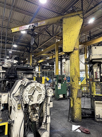 4000 LB (2 TON) ABELL-HOWE FREE STANDING JIB CRANE & P&H POWERED HOIST